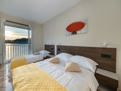 Apartment Apartments Ema-Comfort Two Bedroom Apartment with Sea View ( Fancy ) - Features photo 8