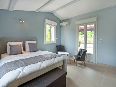 Villa Luxurious Villa in Les Issambres with swimming pool and Sauna - Features photo 26