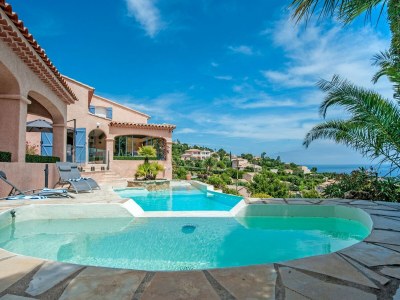 Villa Luxurious Villa in Les Issambres with swimming pool and Sauna - Outdoor photo 34