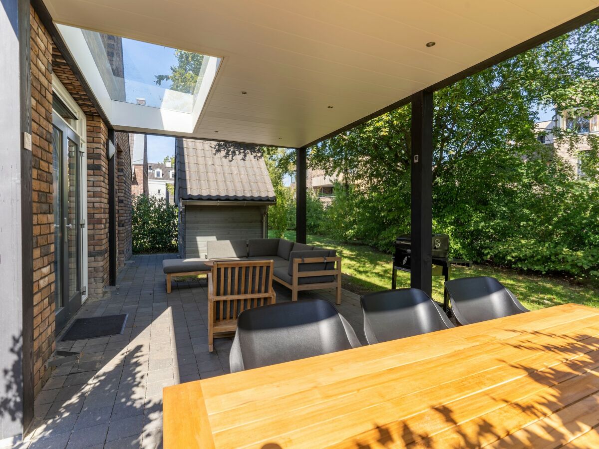 Holiday park Nice villa with veranda near holiday park - Outdoor photo 2