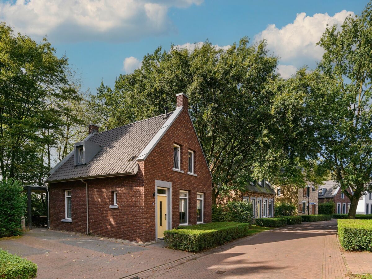 Holiday park Nice villa with veranda near holiday park - Outdoor photo 5