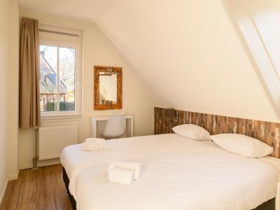 Holiday park Nice villa with veranda near holiday park - Features photo 10