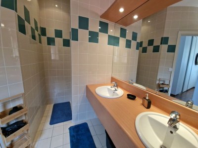 Apartment Flat in Primel with Sea View & Beaches Nearby - Features photo 15