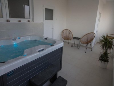 Holiday house Holiday Home Thesaurum - Four Bedroom Holiday Home with Swimming Pool - Features photo 7