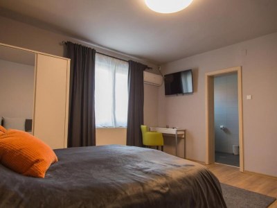 Holiday house Holiday Home Thesaurum - Four Bedroom Holiday Home with Swimming Pool - Features photo 9