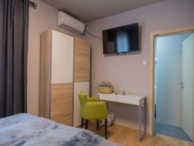 Holiday house Holiday Home Thesaurum - Four Bedroom Holiday Home with Swimming Pool - Features photo 19