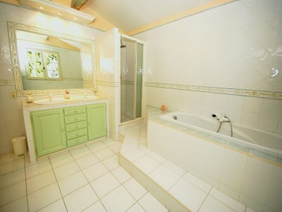 Holiday house Holiday Home in Le Thor with Private Pool - Features photo 12