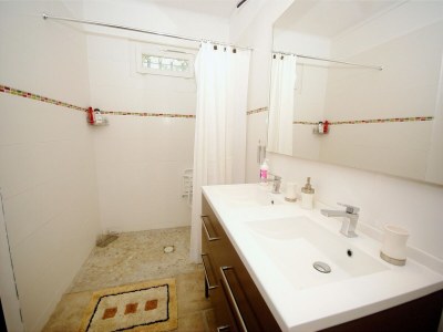 Holiday house Holiday Home in Le Thor with Private Pool - Features photo 18