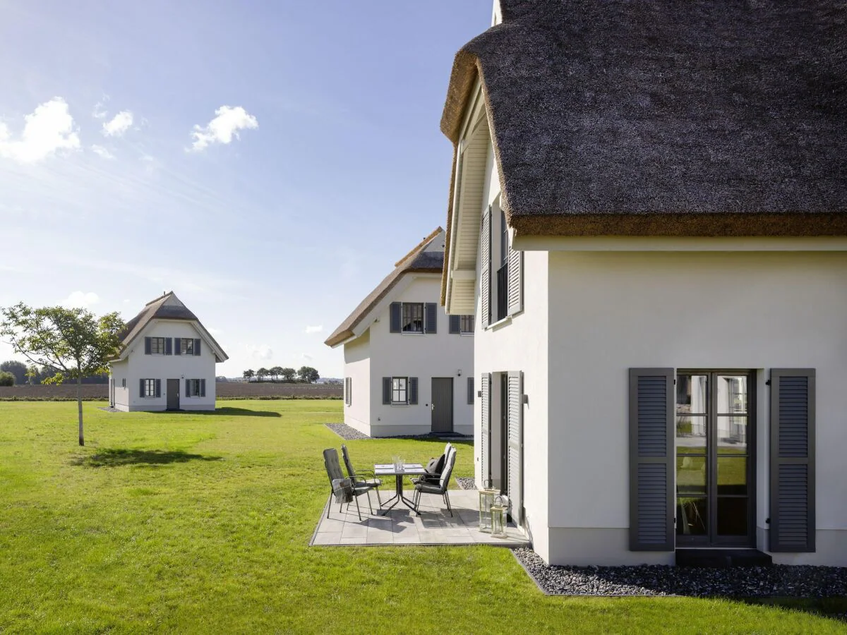 Holiday house Reetdachhaus in Dranske - Outdoor photo 2