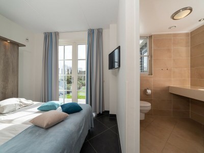 Holiday house Villa in Colijnsplaat mit Pool & Sauna - Features photo 17