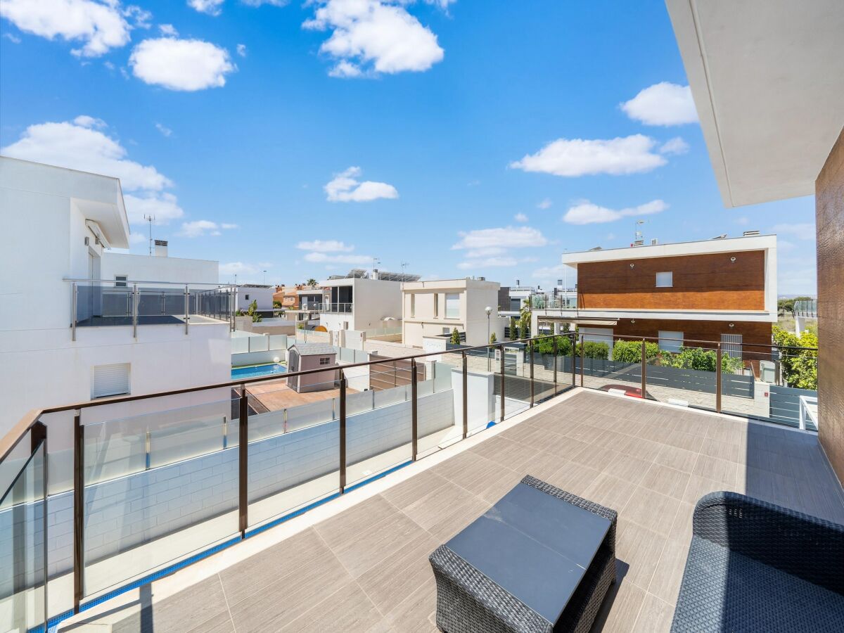 Villa Sunny Villa with Private Pool - Outdoor photo 5