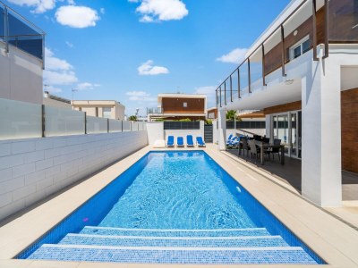 Villa Sunny Villa with Private Pool - Outdoor photo 2