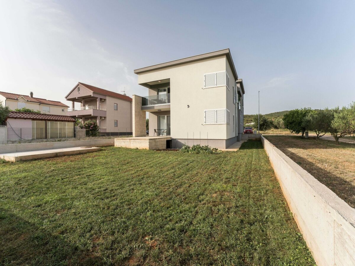 Apartment Luxury D Apartments - Luxury Two Bedroom Apartment with Terrace A2 - Outdoor photo 2