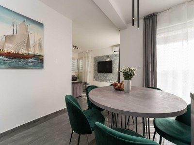 Apartment Luxury D Apartments - Luxury Two Bedroom Apartment with Terrace A2 - Features photo 6