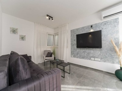 Apartment Luxury D Apartments - Luxury Two Bedroom Apartment with Terrace A2 - Features photo 17
