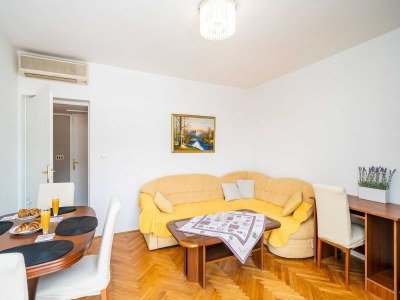 Apartment Apartment Klaudia - Two Bedroom Apartment with Balcony - Features photo 15