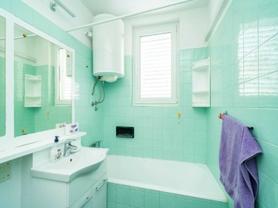 Apartment Apartment Klaudia - Two Bedroom Apartment with Balcony - Features photo 19