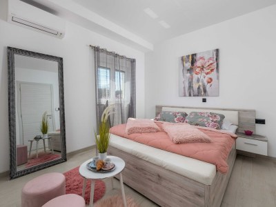 Villa Villa Lemily - Five Bedroom with Swimming Pool - Features photo 13