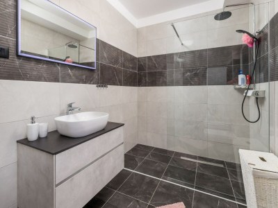 Villa Villa Lemily - Five Bedroom with Swimming Pool - Features photo 30