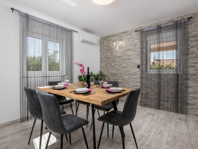 Villa Villa Lemily - Five Bedroom with Swimming Pool - Features photo 31