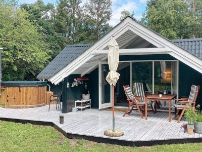 Holiday house Bright Cottage with Hot Tub - By Traum Ferienwohnungen - Outdoor photo 3