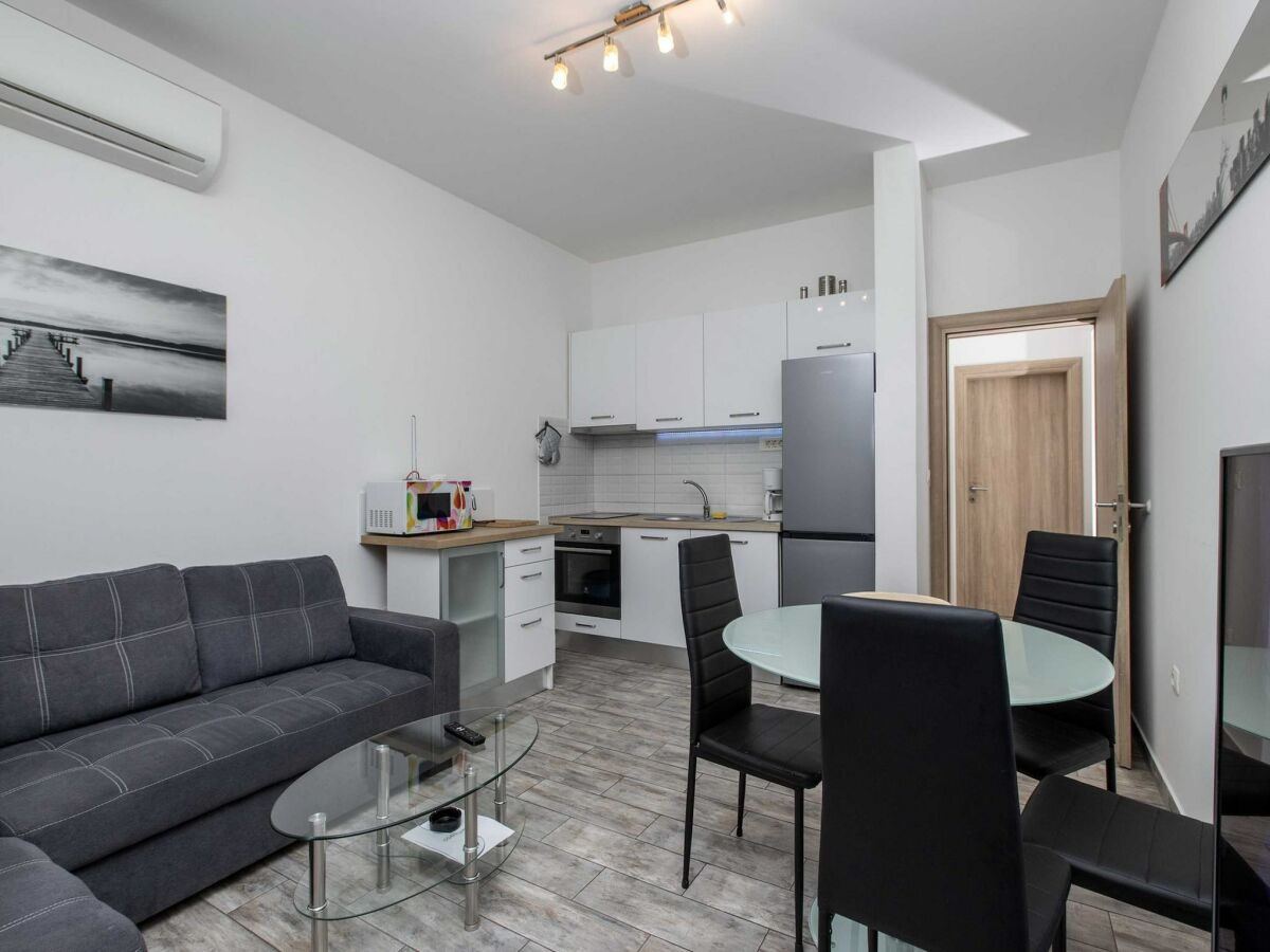 Apartment Apartment Villa Andelka with Swimming Pool