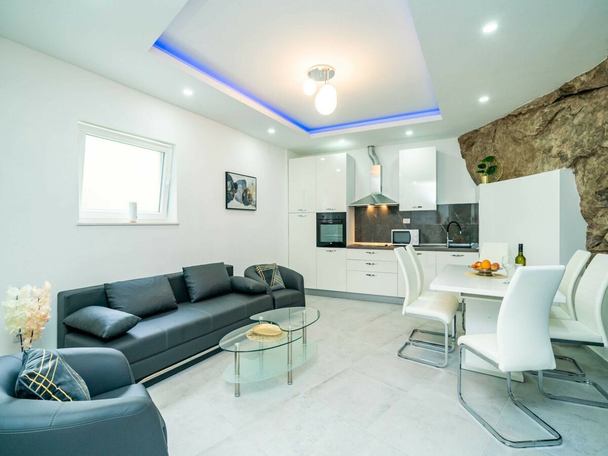 Apartment Hidden Gem Apartment - Two Bedroom Apartment with Terrace and Sea View