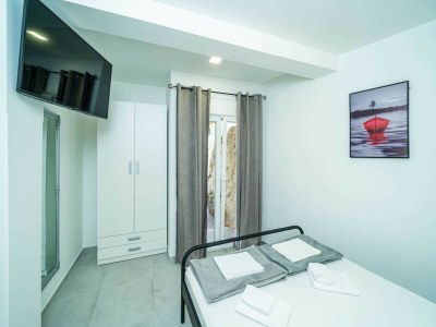 Apartment Hidden Gem Apartment - Two Bedroom Apartment with Terrace and Sea View - Features photo 15