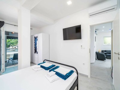 Apartment Hidden Gem Apartment - Two Bedroom Apartment with Terrace and Sea View - Features photo 24