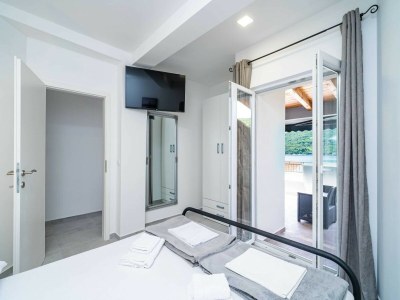 Apartment Hidden Gem Apartment - Two Bedroom Apartment with Terrace and Sea View - Features photo 28