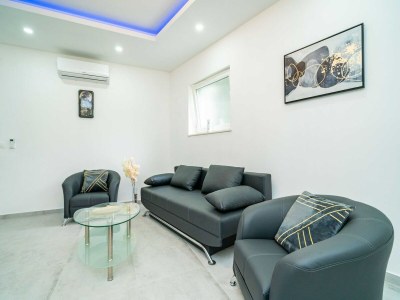 Apartment Hidden Gem Apartment - Two Bedroom Apartment with Terrace and Sea View - Features photo 30