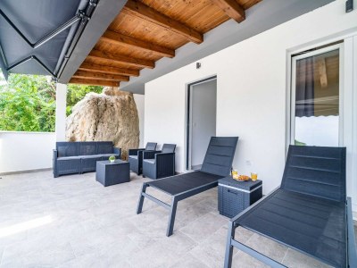 Apartment Hidden Gem Apartment - Two Bedroom Apartment with Terrace and Sea View - Outdoor photo 34