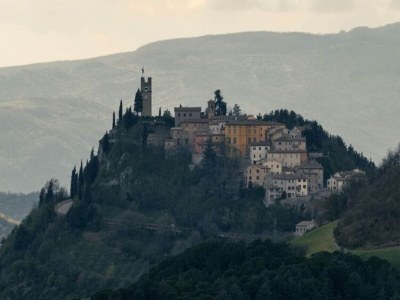 Apartment Holiday Home in Urbania with Garden BBQ - Outdoor photo 2