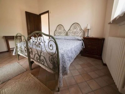 Apartment Holiday Home in Urbania with Garden BBQ - Features photo 5