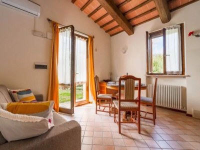 Apartment Holiday Home in Urbania with Garden BBQ - Features photo 6