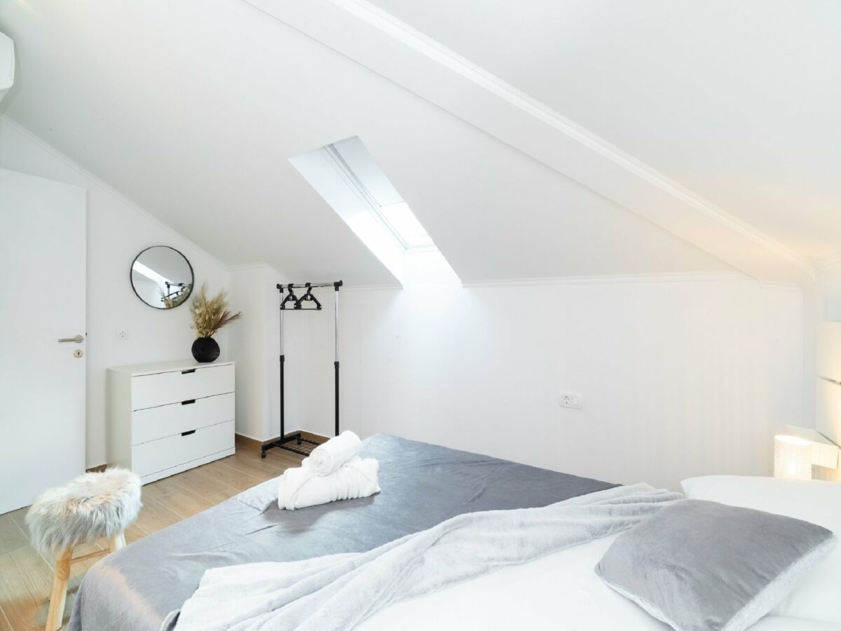 Apartment Apartment Dragojevic - Two bedroom apartment with Terrace and Sea View - Features photo 4