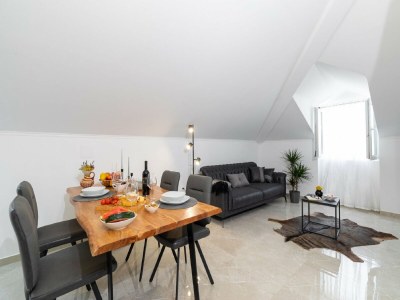 Apartment Apartment Dragojevic - Two bedroom apartment with Terrace and Sea View - Features photo 3