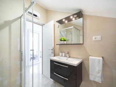 Apartment Apartment Dragojevic - Two bedroom apartment with Terrace and Sea View - Features photo 7