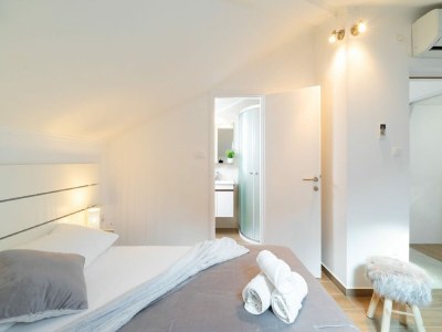 Apartment Apartment Dragojevic - Two bedroom apartment with Terrace and Sea View - Features photo 9