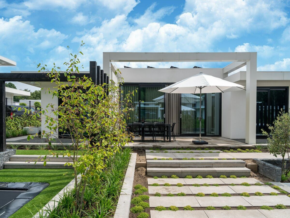 Villa Chic Family Villa with Play Area