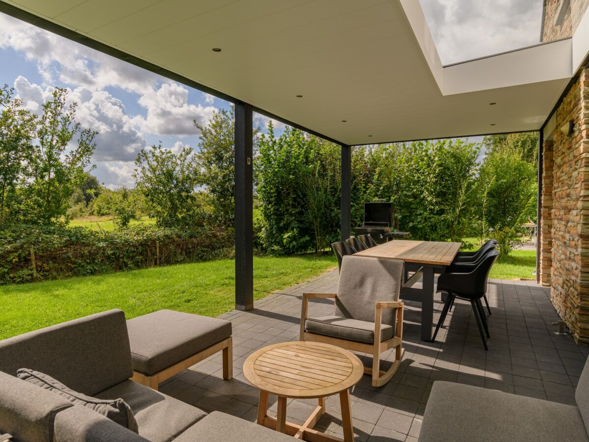 Holiday park Nice villa with veranda 4 km. from Maastricht - Outdoor photo 3