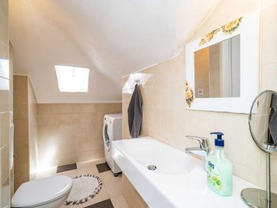 Apartment Rooms Nina - Double or Twin room with shared terrace - 1 - Features photo 11