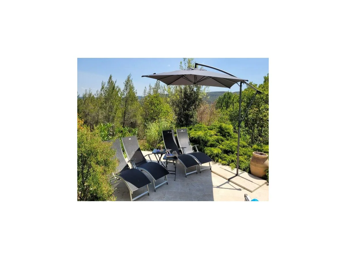 Villa Villa mit Garten und Gästehaus