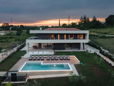 Villa Villa de la Vie with Heated Swimming Pool - Outdoor photo 16