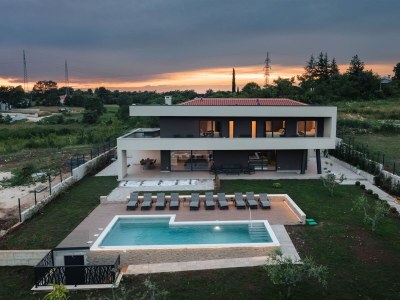 Villa Villa de la Vie with Heated Swimming Pool - Outdoor photo 31