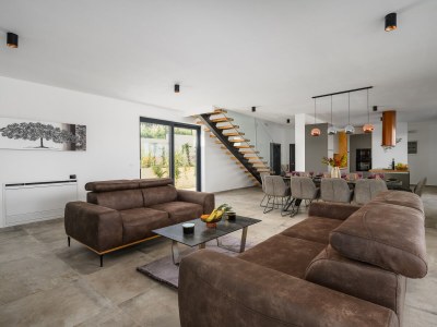 Villa Villa de la Vie with Heated Swimming Pool - Features photo 39