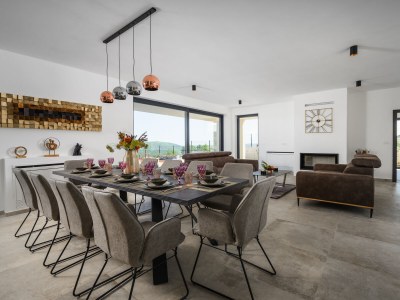 Villa Villa de la Vie with Heated Swimming Pool - Features photo 41