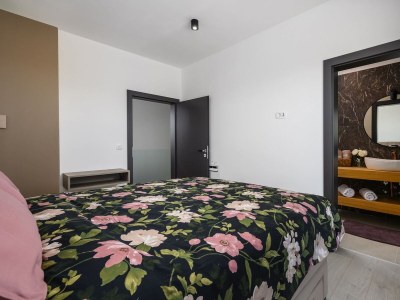 Villa Villa de la Vie with Heated Swimming Pool - Features photo 79