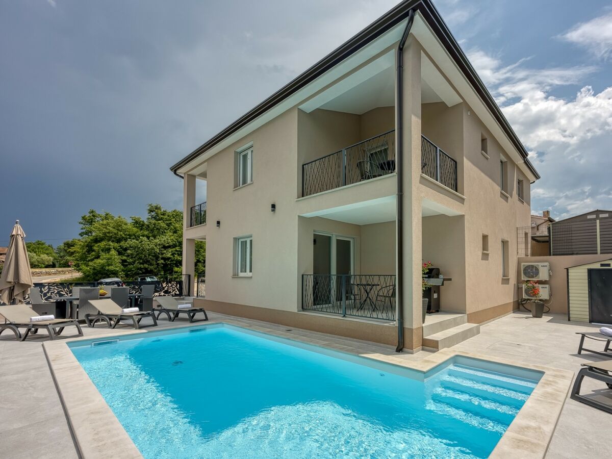 Villa Villa IN with Private Pool