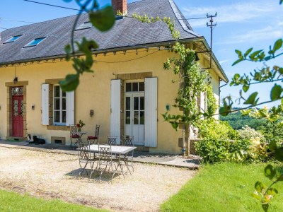 Cottage Stylish Mansion in Savignac - Outdoor photo 5